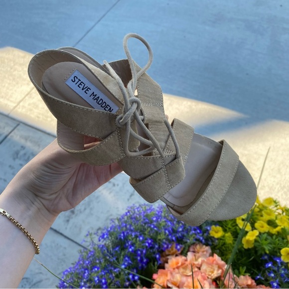 Steve Madden | Tan Suede Strappy Sandal 🤎 - Picture 4 of 6